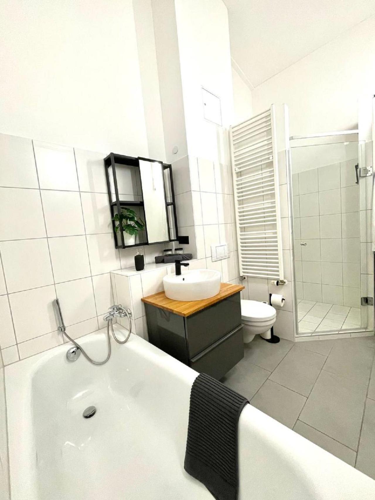 Geraeumiges Ferienhaus In Koblenz Koblenz  Exteriör bild