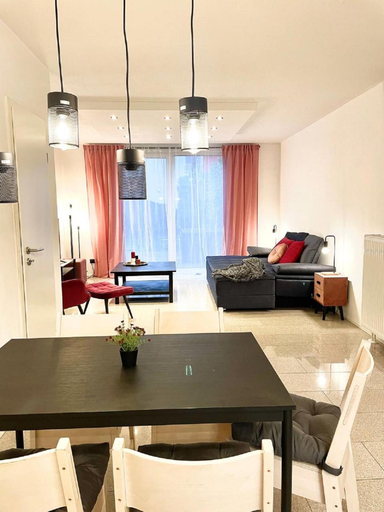 Geraeumiges Ferienhaus In Koblenz Koblenz  Exteriör bild