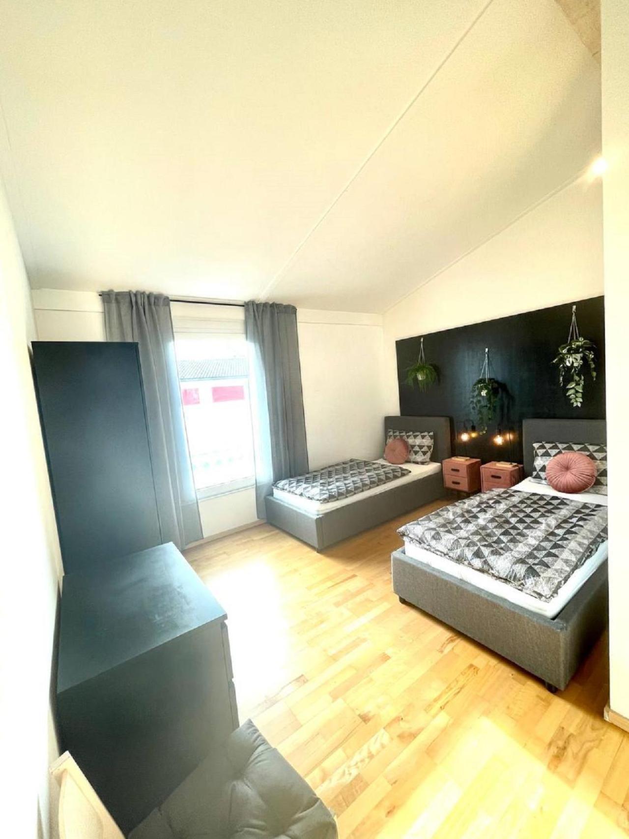 Geraeumiges Ferienhaus In Koblenz Koblenz  Exteriör bild