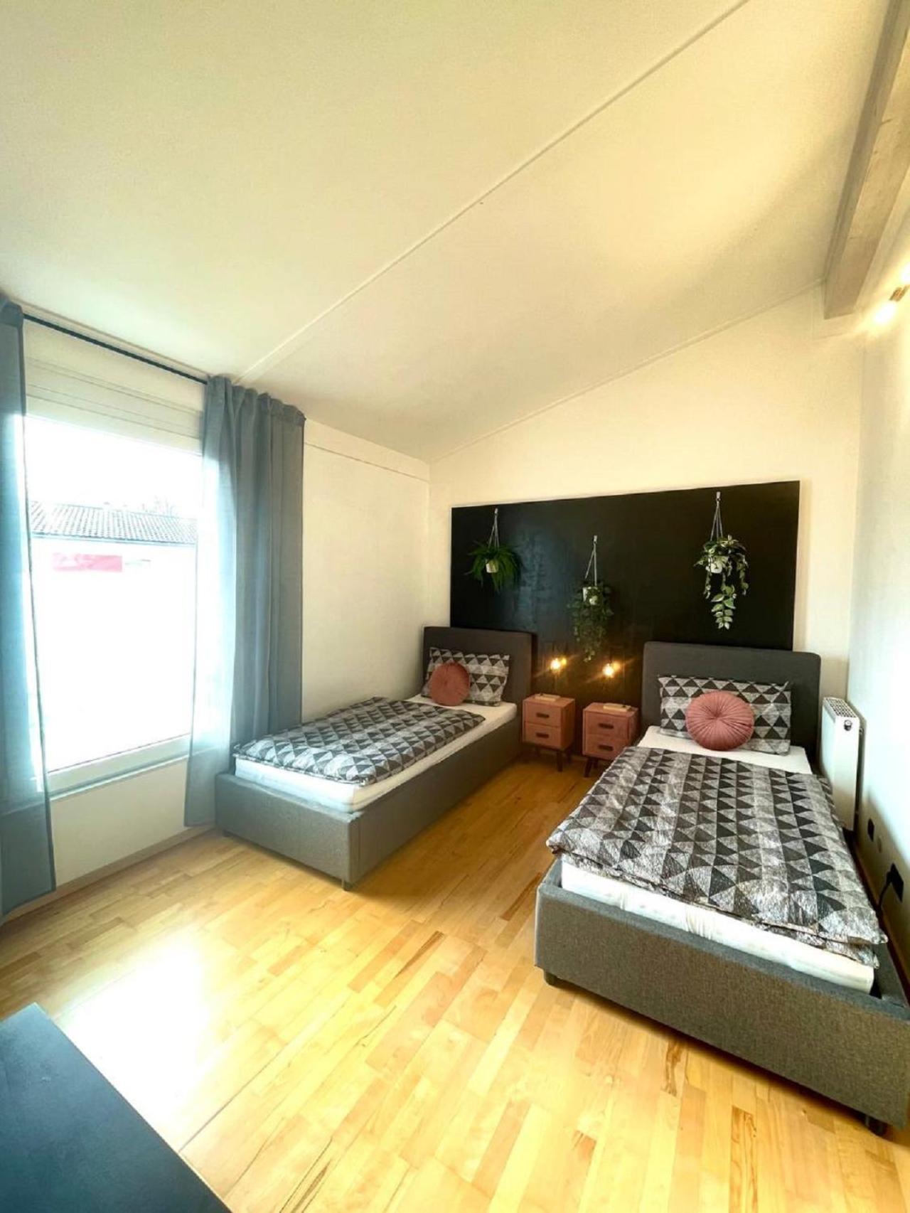 Geraeumiges Ferienhaus In Koblenz Koblenz  Exteriör bild