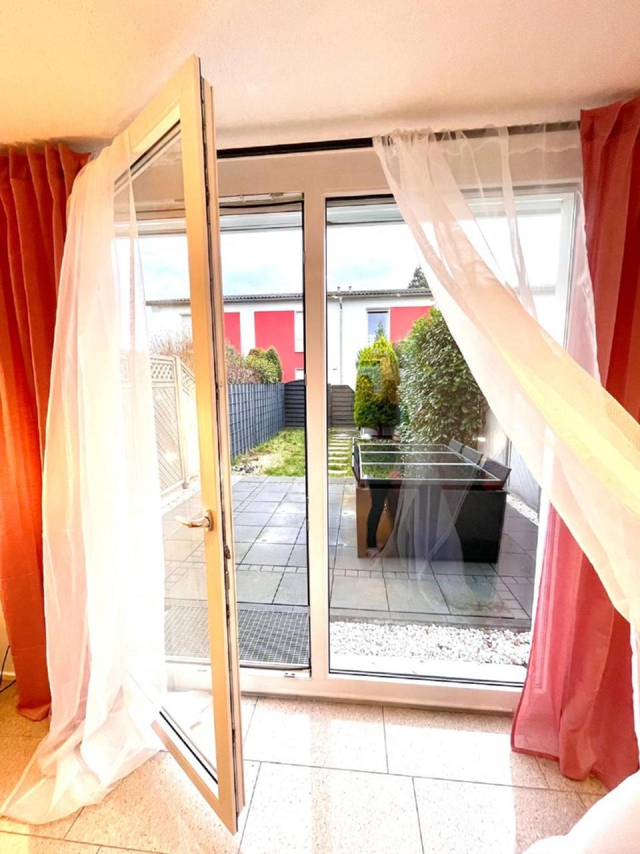 Geraeumiges Ferienhaus In Koblenz Koblenz  Exteriör bild